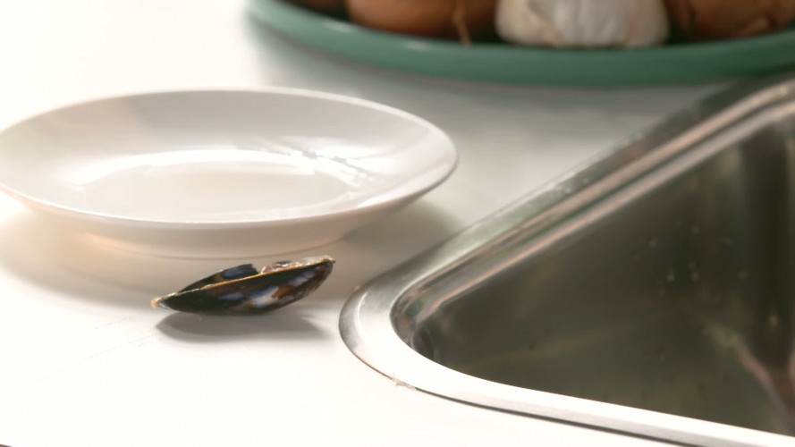 Mosselen met chorizo 668972 stap 04.mp4