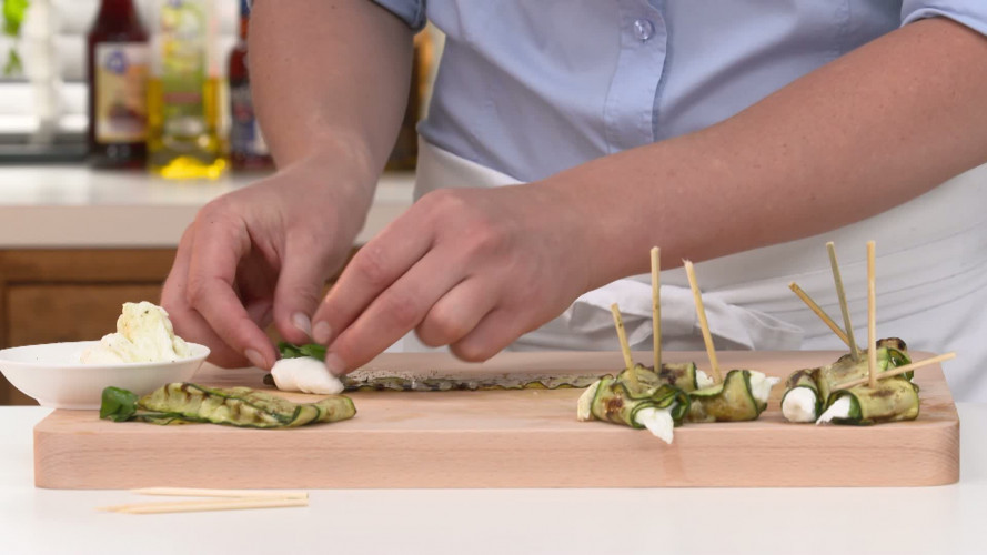 Courgetterolletjes R951606 stap 06.mp4