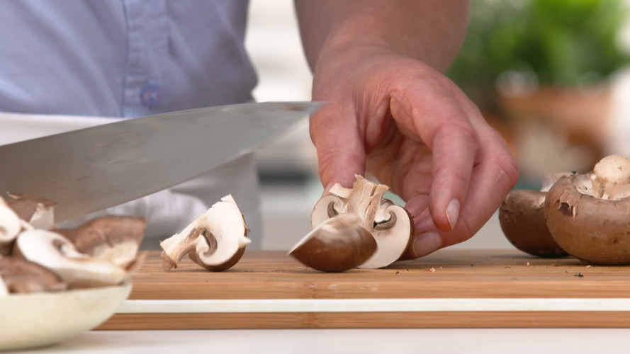 Balsamico-champignons R615090 stap 01.mp4