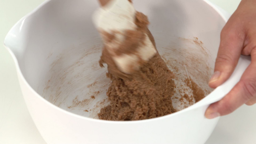 Chocolademacarons met hazelnootpasta stap 06.mp4