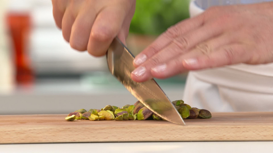 Millefeuille met banketbakkersroom en frambozen stap 02.mp4