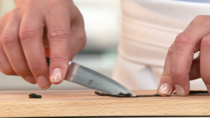 Millefeuille met banketbakkersroom en frambozen stap 07.mp4