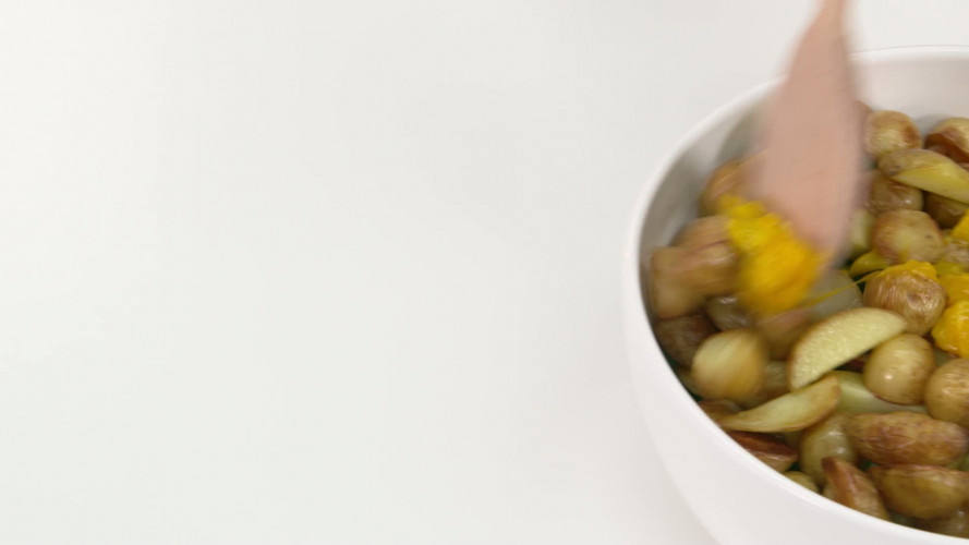 Gegrilde filetlapjes met appel, sperziebonen en kriel stap 05.mp4