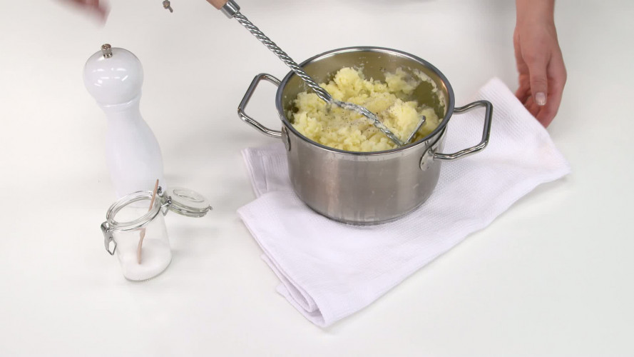 Filosoof (stoofvlees onder pureedakje) 810622 stap 09.mp4