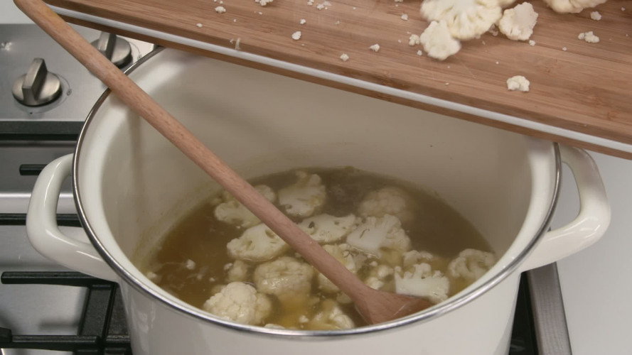 Hollandse groentesoep met visballetjes (AH09) stap 04.mp4