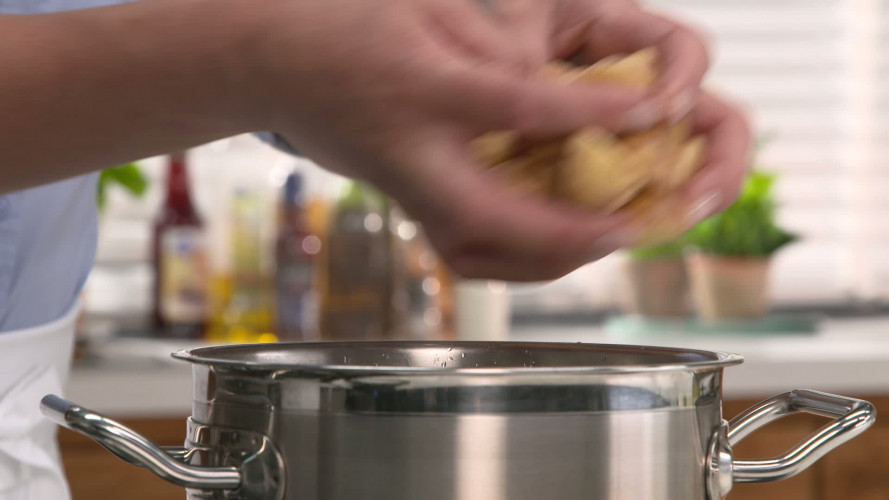 Lekkerbekjes met aardappel-broccolisalade stap 01.mp4