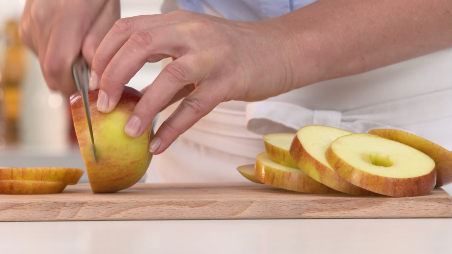 Varkenshaasjes met gebakken appel R358378 stap 05.mp4