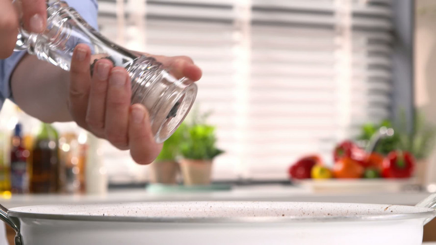 Varkenshaasjes met gebakken appel R358378 stap 09.mp4