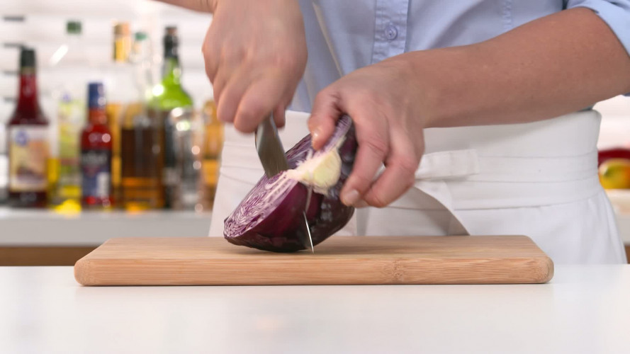 Rodekool-wortelstamppot 882690 stap 02.mp4