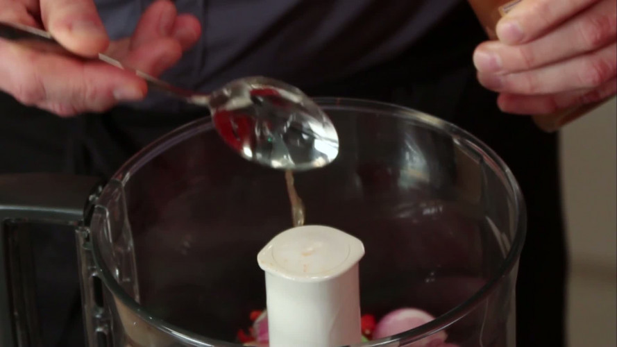 rode curry maken stap 03.mp4