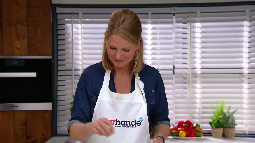 GEBAKKEN HELE FOREL MET AMANDELEN stap 08.mp4