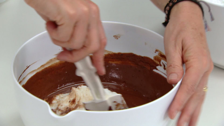 CHOCOLADEMOUSSE R1149282 stap 07.mp4