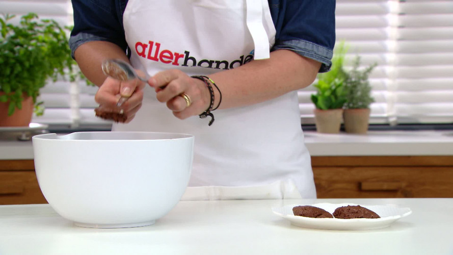 CHOCOLADEMOUSSE R1149282 stap 09_v1 OUD.mp4