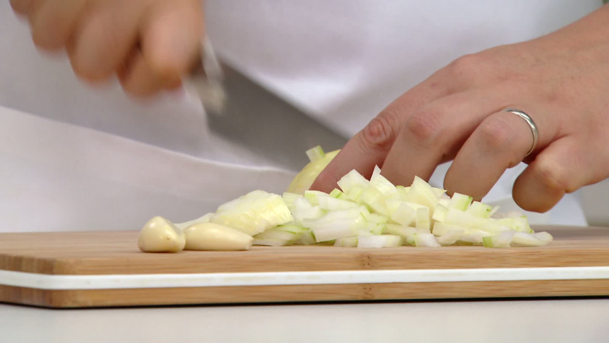 RISOTTO MET KALFSSAUCIJS R785980 stap 02.mp4