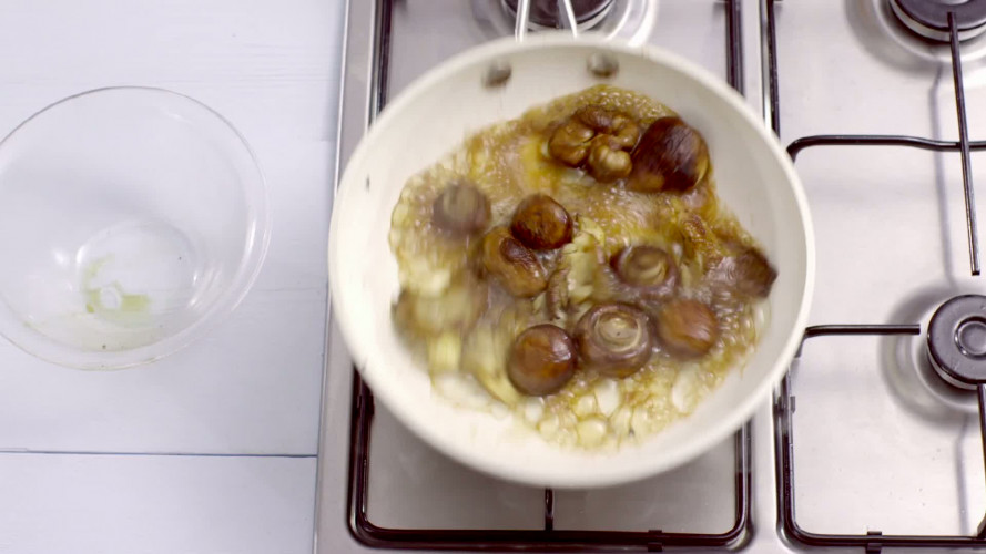 Gehaktbrood met paddestoelen en spek GPS STAP 10.mov