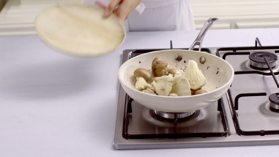 Gehaktbrood met paddestoelen en spek GPS STAP 8.mov