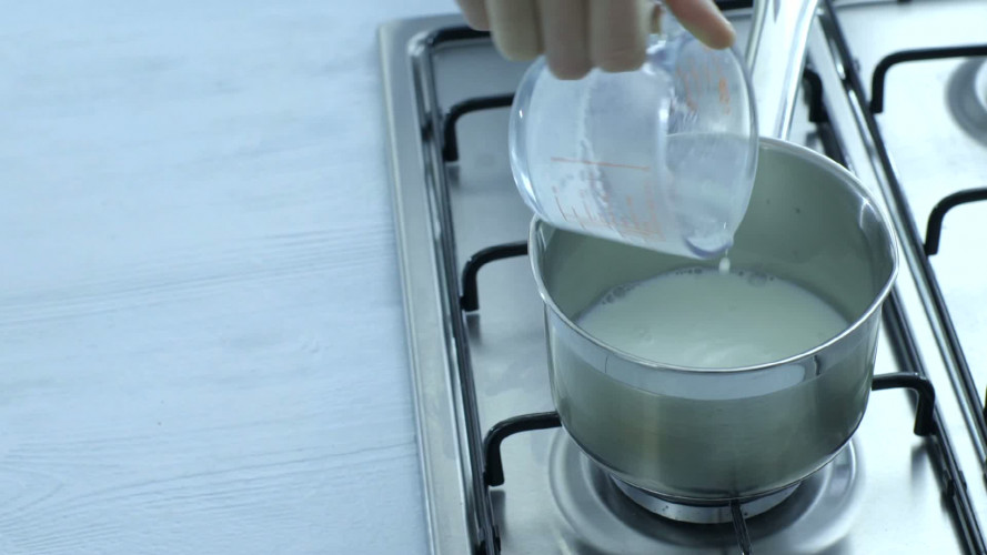 Koffie-chocoladetaart met Maltesers STAP 5.mov