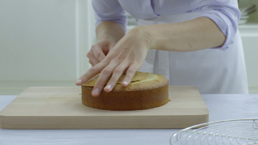 Koffie-chocoladetaart met Maltesers STAP 12.mov