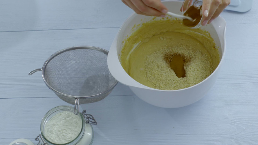 Koffie-chocoladetaart met Maltesers STAP 6.mov