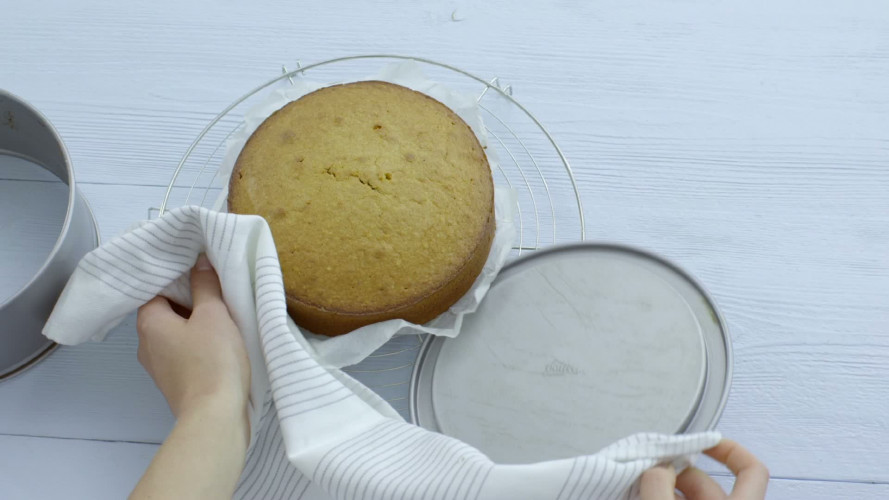 Koffie-chocoladetaart met Maltesers STAP 8.mov