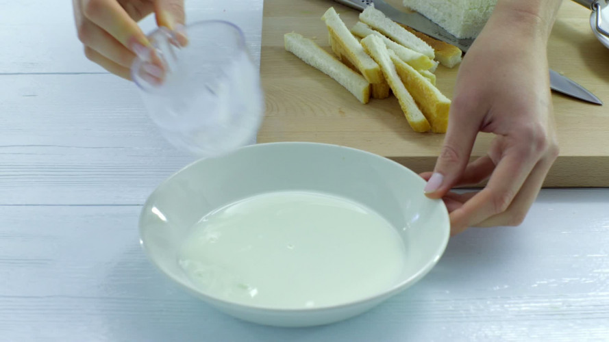 Kipgehakt-parmezaanballetjes stap 3.mov