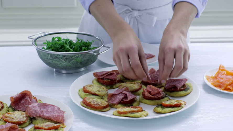 Minipizza’s met salami of zalm stap 8.mov