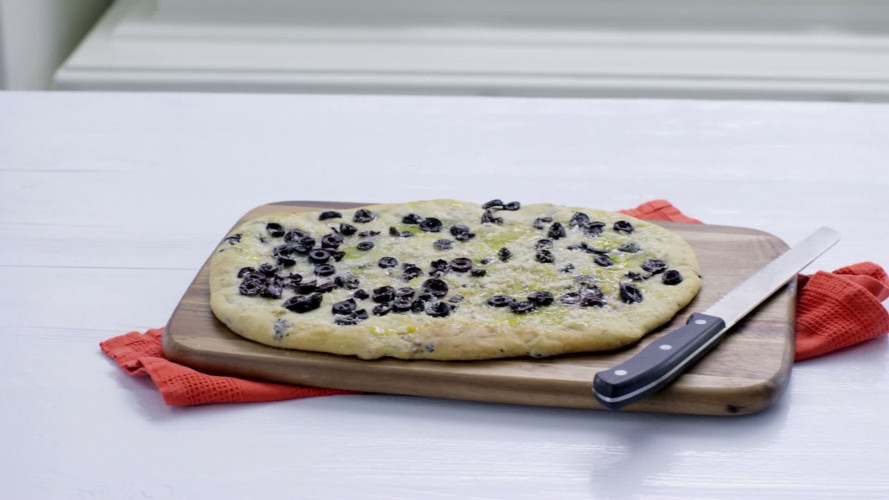 Olijvenbrood met truffelolie en Parmezaan stap 7.mov