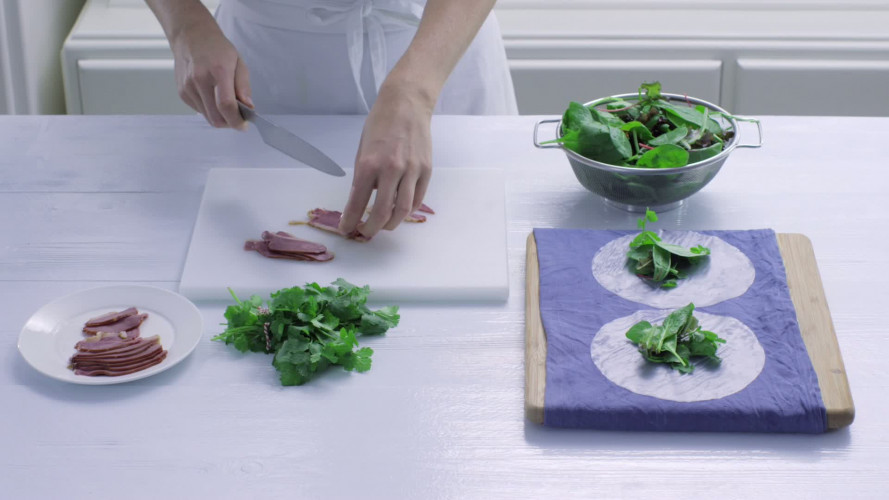 Christmasrolls rijstvelloempia’s met eend stap 6.mov