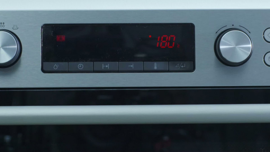 Bloemkoolfrittata met paprika en hazelnoten stap 1.mov