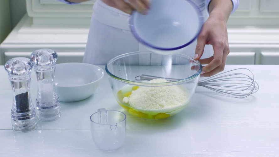 Bloemkoolfrittata met paprika en hazelnoten stap 4.mov