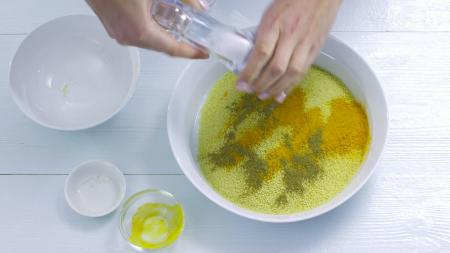 Couscous met gestoofde paprika en garnalen stap 4.mov
