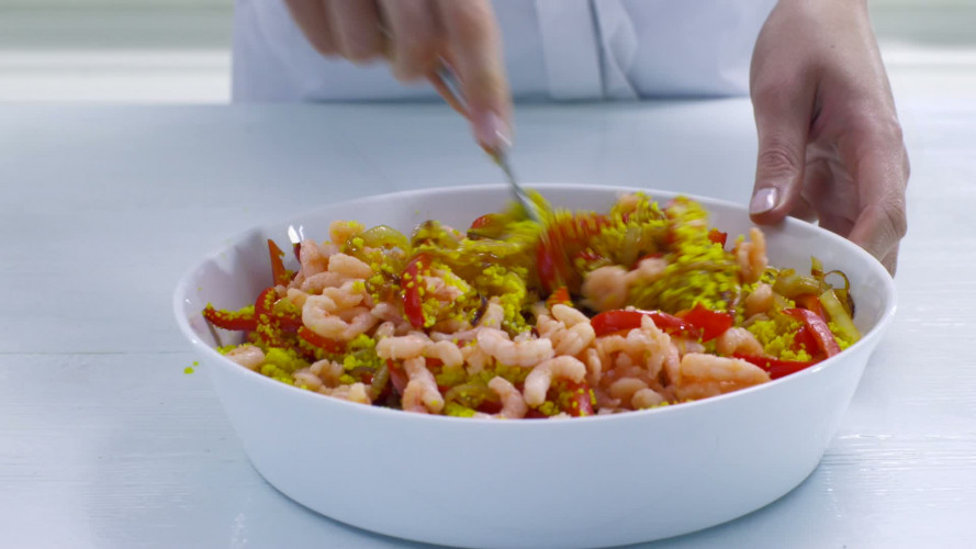 Couscous met gestoofde paprika en garnalen stap 6.mov