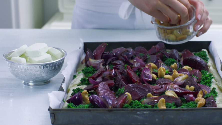 Plaattaart met biet, boerenkool en geitenkaas stap 8.mov