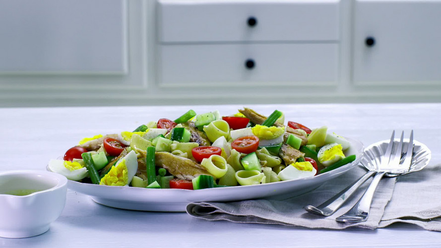Pastasalade niçoise stap 8.mov