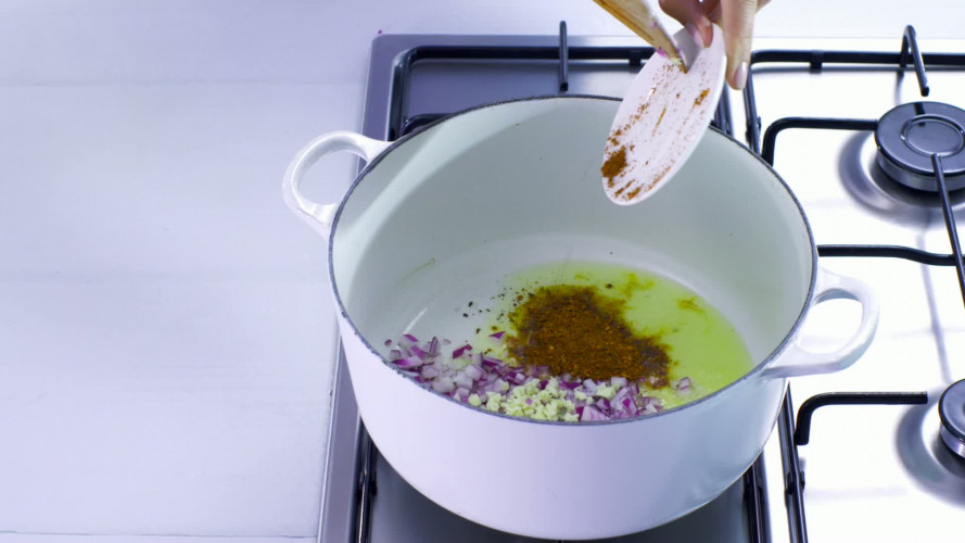 Zomerse chili con carne stap 2.mov