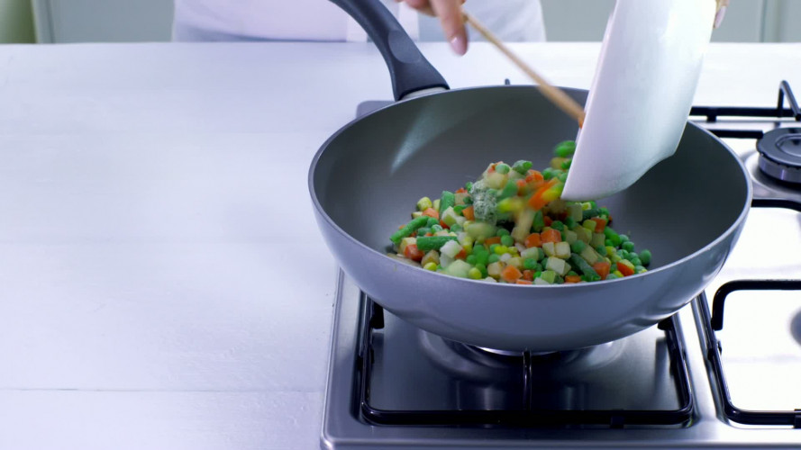 Groentepannetje met gerookte kip stap 1.mov