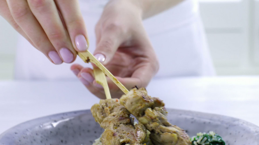 Indiase kipspies met spicy pilavrijst stap 12.mov