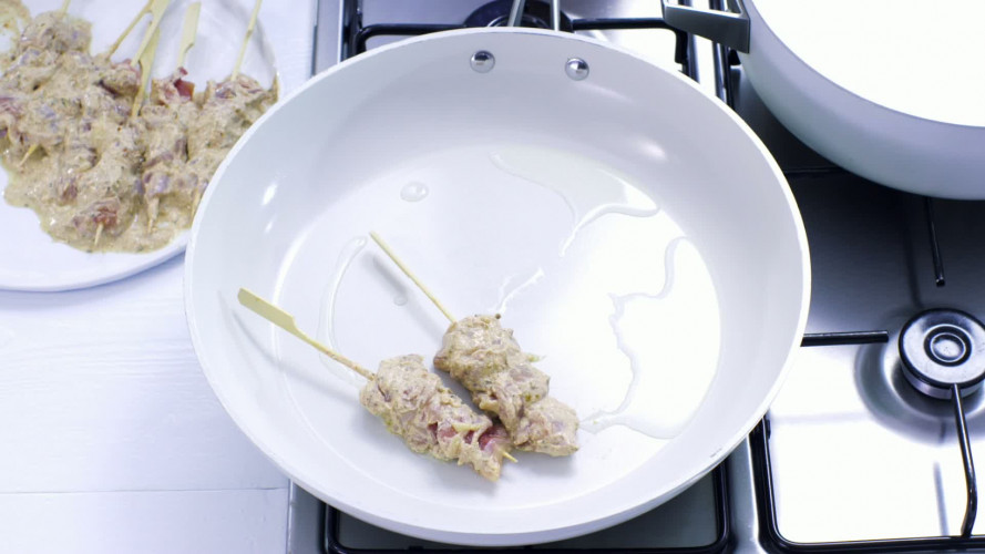 Indiase kipspies met spicy pilavrijst stap 8.mov