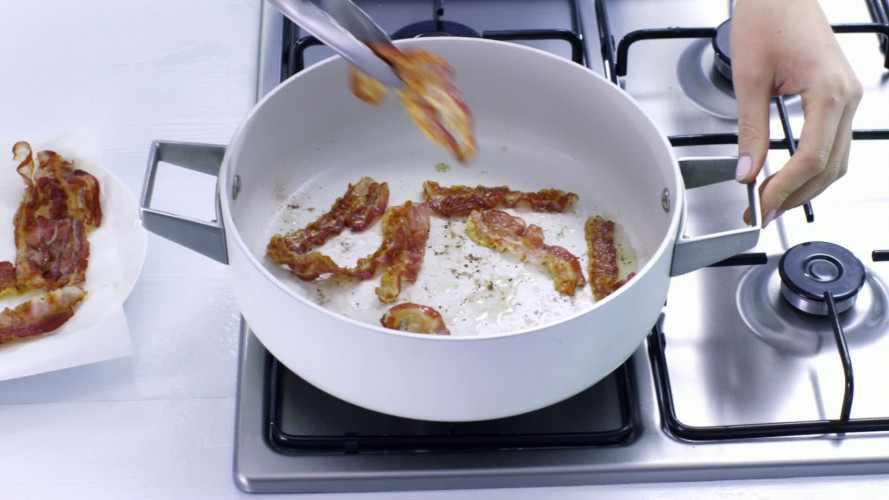 Speltpasta met broodkruim en romige prei stap 3.mov