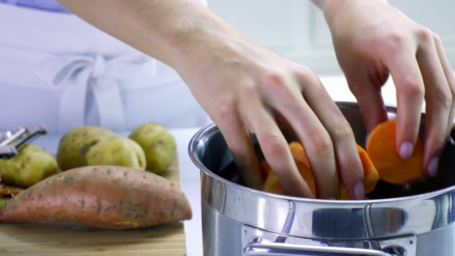 Zoete bliksem met appel en spek stap 1.mov
