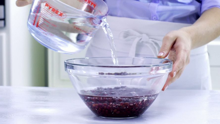 Quinoasalade met adukibonen en feta stap 1.mov