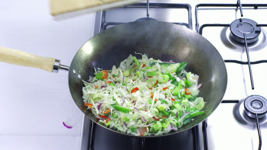 Thaise kokosnoedelsoep met garnalen stap 3.mov