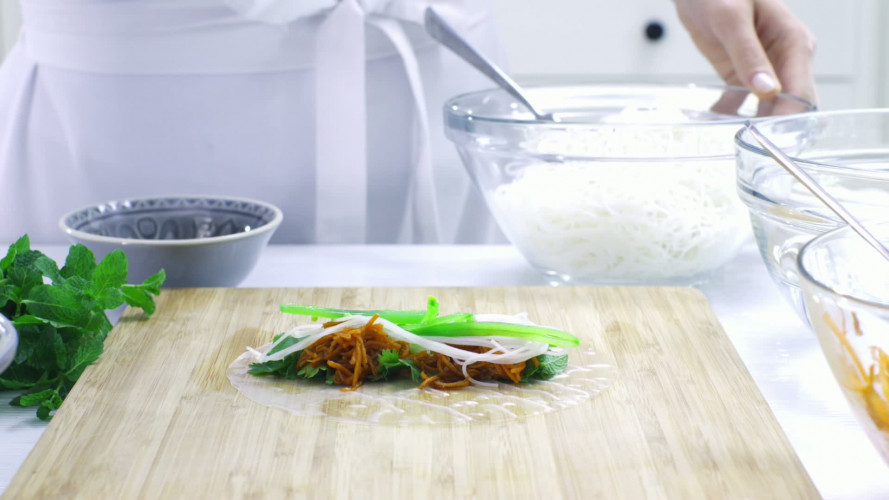 Vegetarische rijstvelloempia’s stap 8.mov