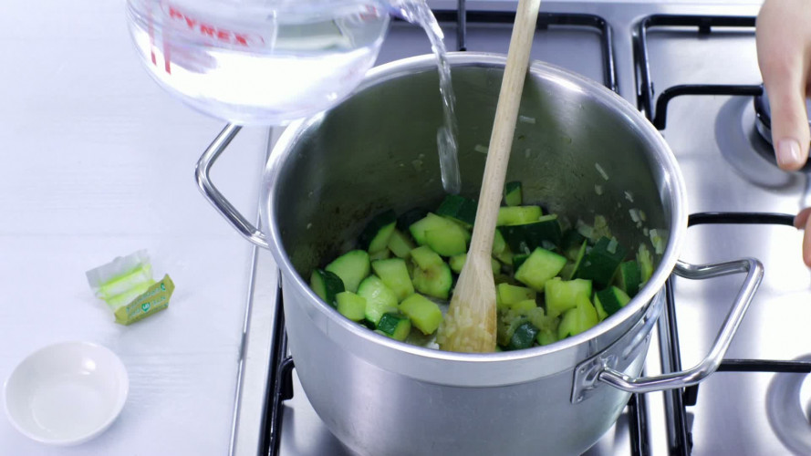 Courgettesoep met mais en koriander stap 3.mov