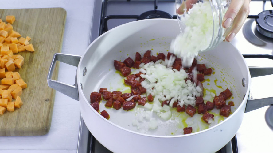 Quesadilla's met worst en zoete aardappel stap 2.mov