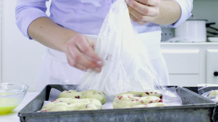 Saffraanbroodjes stap 8.mov