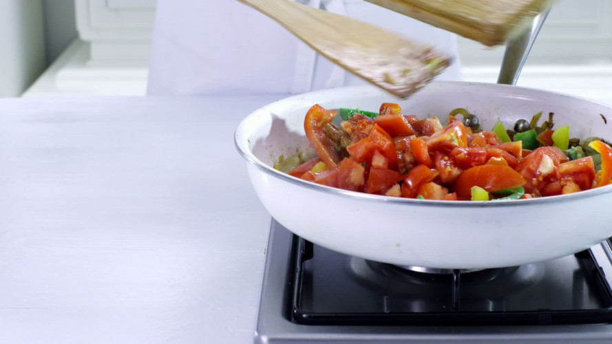 Kruidige gele rijst met kip en paprika stap 7.mov