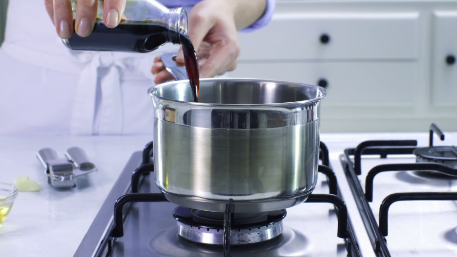 Japanse zalmyakitori met groentenoedels stap 1.mov