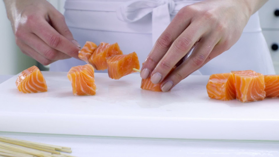 Japanse zalmyakitori met groentenoedels stap 3.mov