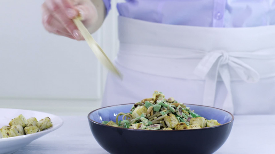 Sobanoedels met tofu en sugarsnaps stap 8.mov